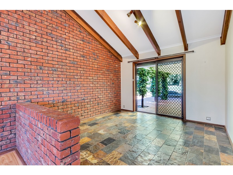 4 Tatiara Road, Happy Valley SA 5159