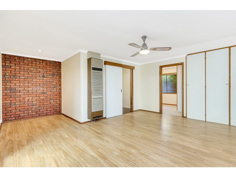 4 Tatiara Road, Happy Valley SA 5159