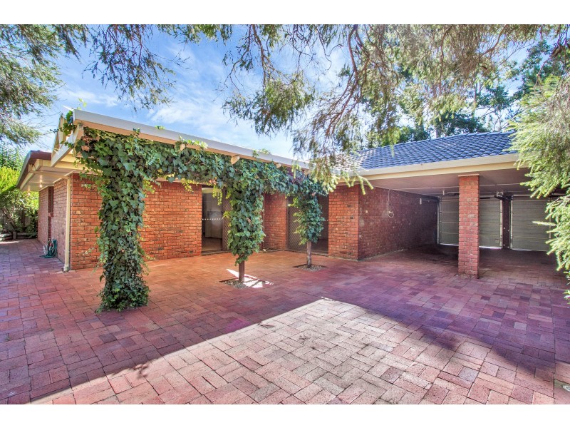 4 Tatiara Road, Happy Valley SA 5159