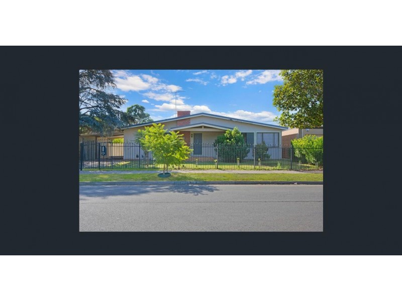 2 Leander Crescent, Greenacres SA 5086