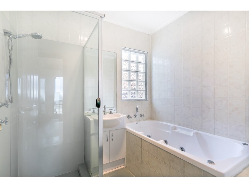 8 Flagstaff Road, Darlington SA 5047