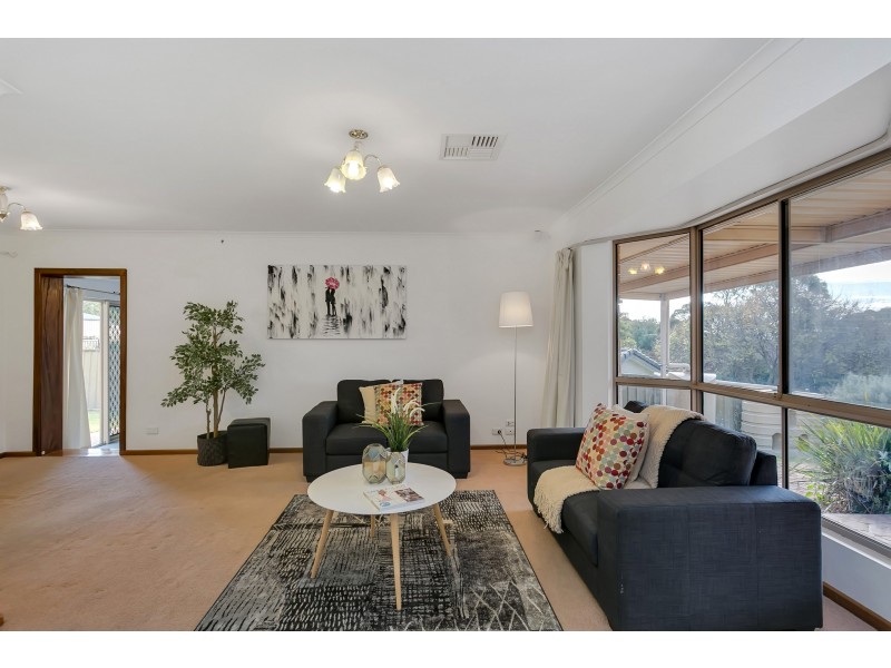 3 Barossa Crescent, Hallett Cove SA 5158