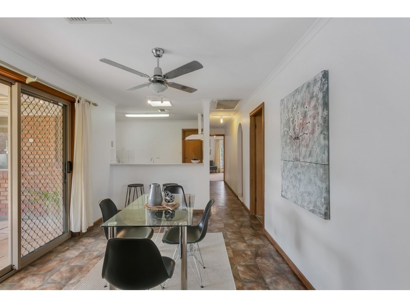 3 Barossa Crescent, Hallett Cove SA 5158