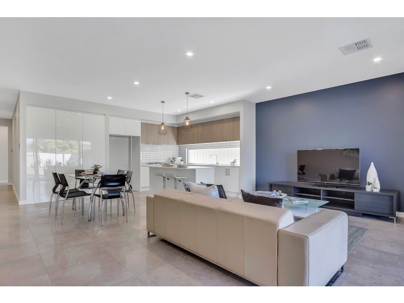 28 Nilpena Avenue, Park Holme SA 5043