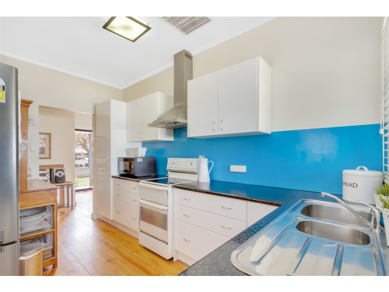 24 Walsh Avenue, St Marys SA 5042