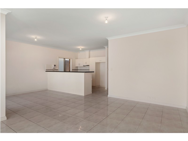 8a White Crescent, Seacombe Gardens SA 5047