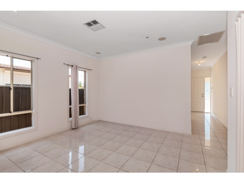 8a White Crescent, Seacombe Gardens SA 5047