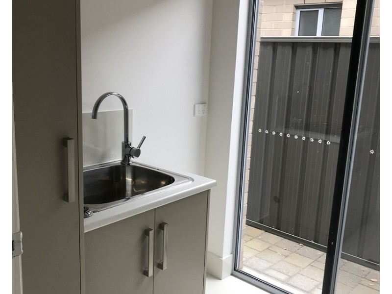 16c Edwards Street, Park Holme SA 5043