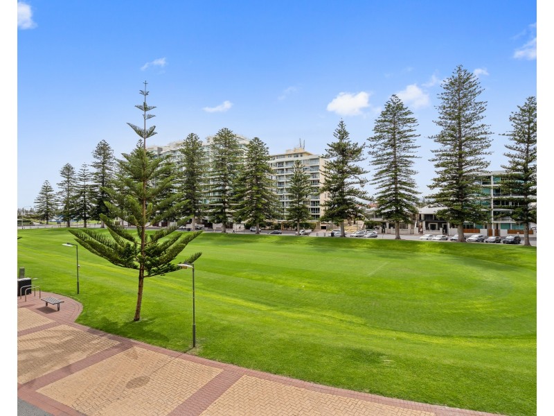 212/19 Platinum Apartments Holdfast Prominade, Glenelg SA 5045