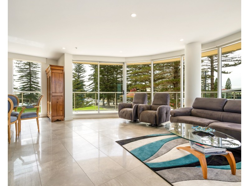 212/19 Platinum Apartments Holdfast Prominade, Glenelg SA 5045