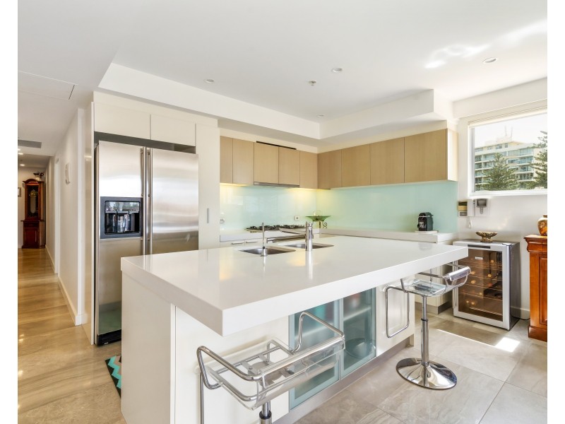 212/19 Platinum Apartments Holdfast Prominade, Glenelg SA 5045