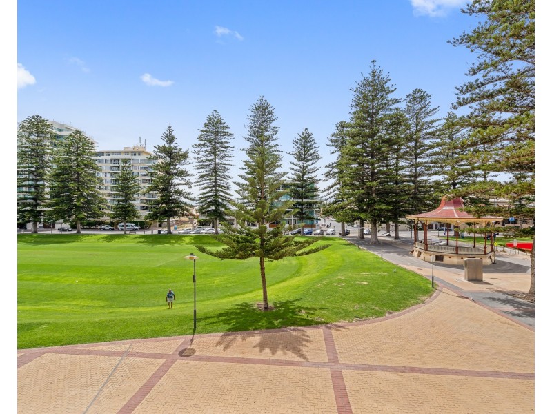 212/19 Platinum Apartments Holdfast Prominade, Glenelg SA 5045