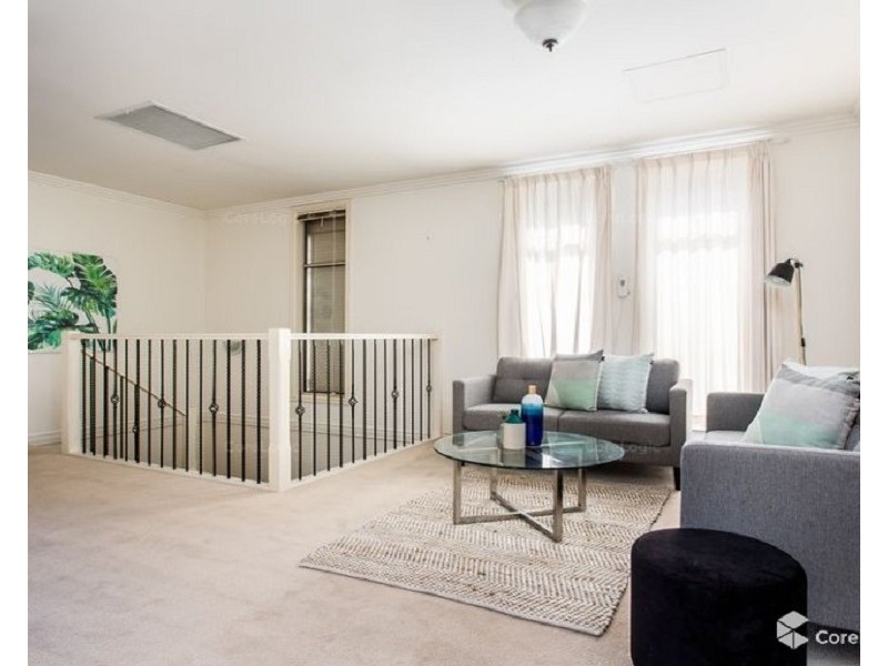 18 Gairdner Lane, Mawson Lakes SA 5095