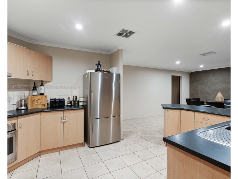 1 Minkie Avenue, Mitchell Park SA 5043