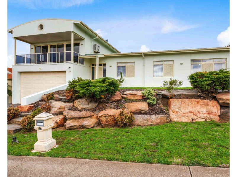5 Freebairn Drive, Hallett Cove SA 5158