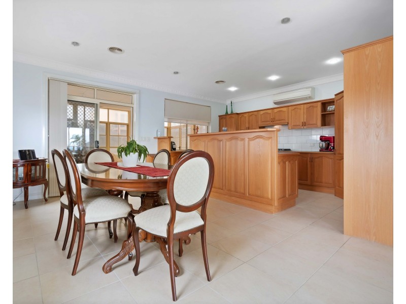 5 Freebairn Drive, Hallett Cove SA 5158