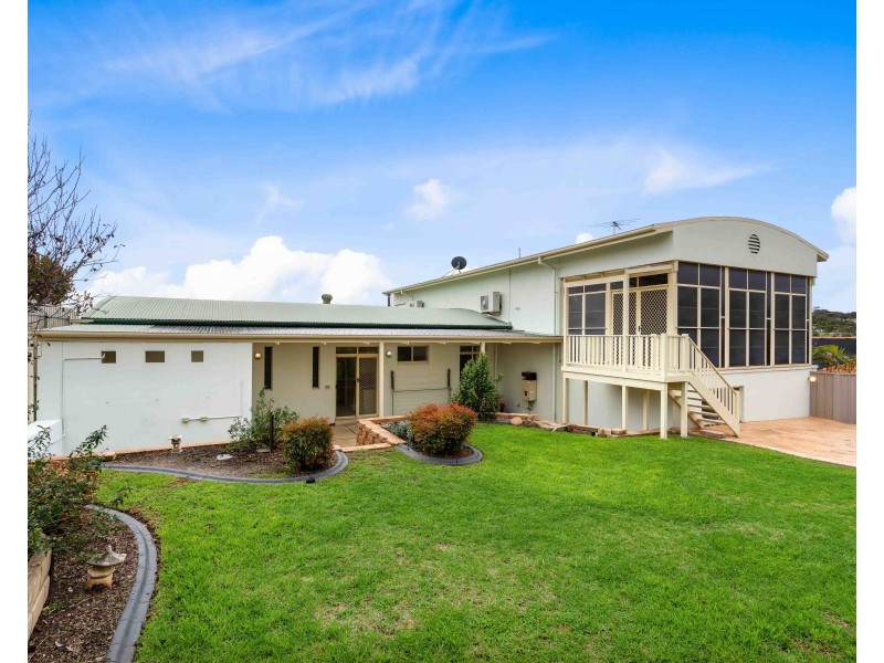 5 Freebairn Drive, Hallett Cove SA 5158