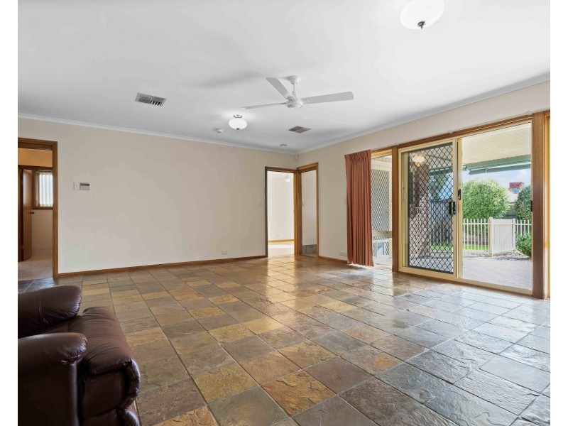 39 Gardenia Crescent, Morphett Vale SA 5162
