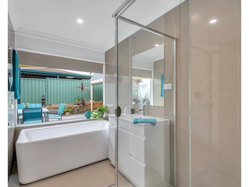 15  Mason Avenue, Happy Valley SA 5159
