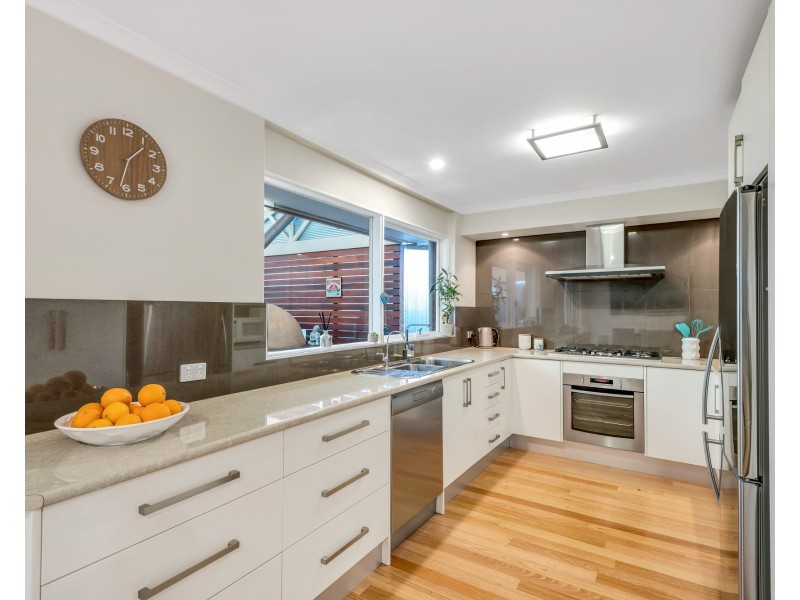 15  Mason Avenue, Happy Valley SA 5159