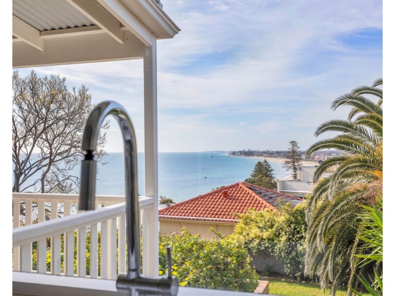 18 Seaview Avenue, Kingston Park SA 5049