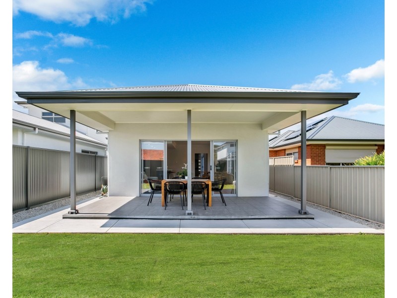4 Woodfield Avenue, Warradale SA 5046