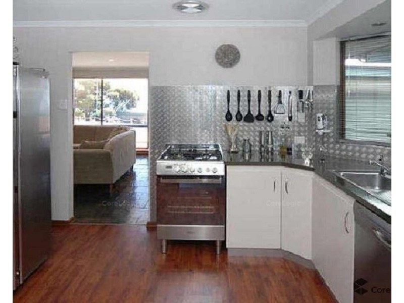 4 Neeangara Crescent, Hallett Cove SA 5158