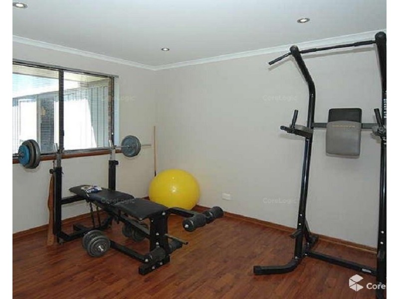 4 Neeangara Crescent, Hallett Cove SA 5158