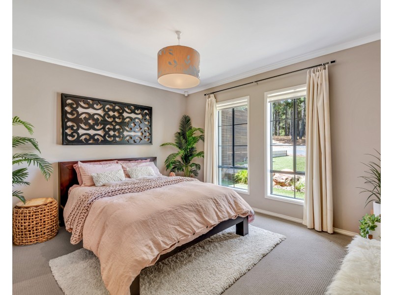 39 Pine Drive, Aberfoyle Park SA 5159