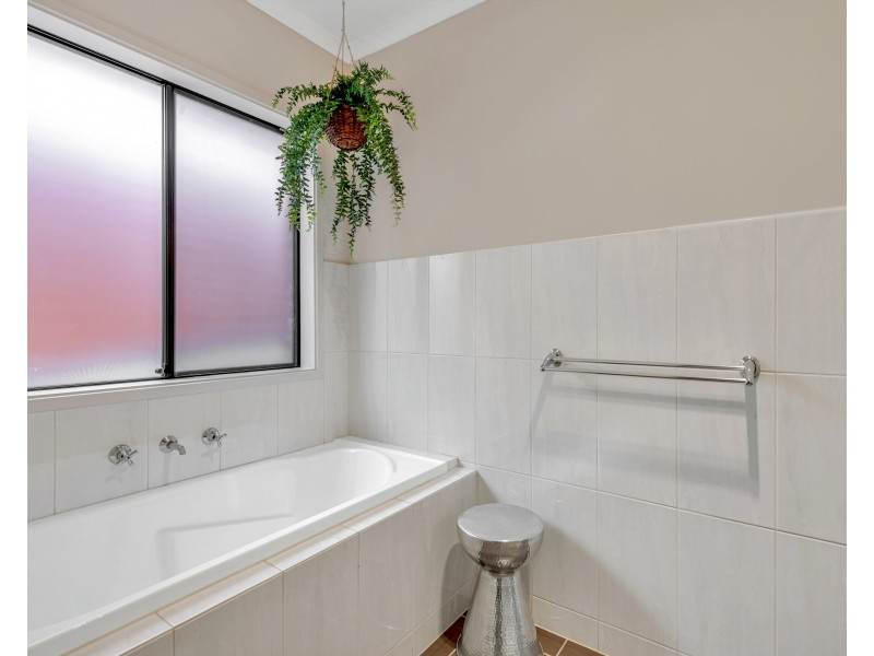 39 Pine Drive, Aberfoyle Park SA 5159