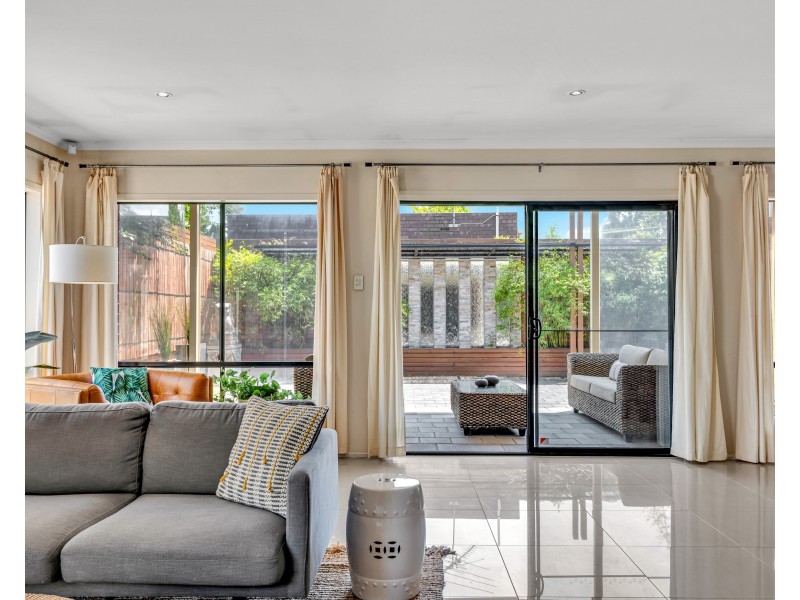 39 Pine Drive, Aberfoyle Park SA 5159