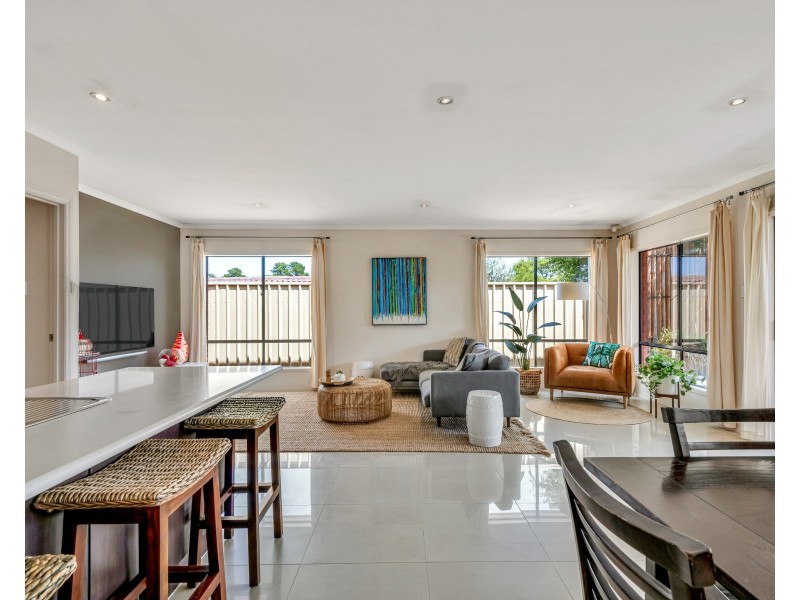 39 Pine Drive, Aberfoyle Park SA 5159