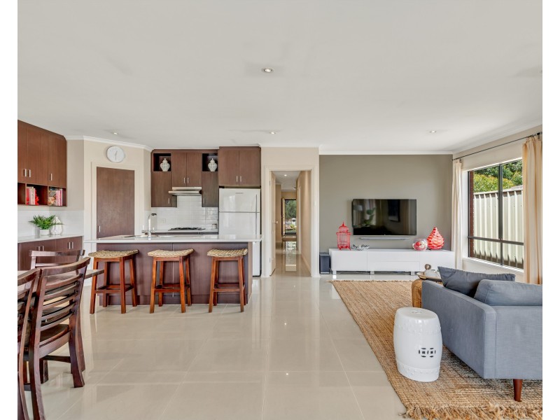39 Pine Drive, Aberfoyle Park SA 5159