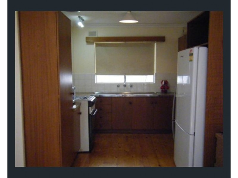 2/4  Eton Road, Keswick SA 5035