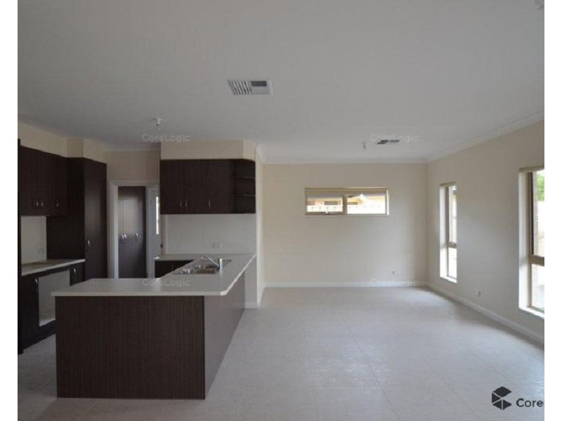 2D Travers Street, Sturt SA 5047