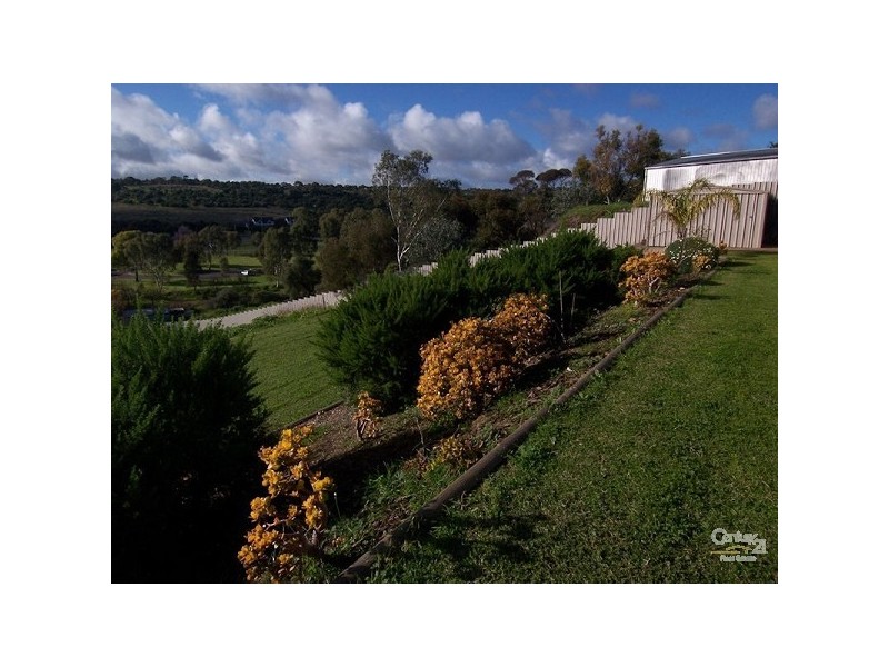 18 Featherstone Drive, Huntfield Heights SA 5163