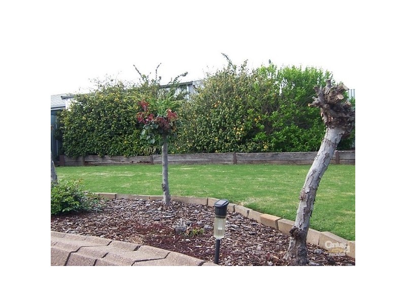 15 Rothschild Street, Woodcroft SA 5162