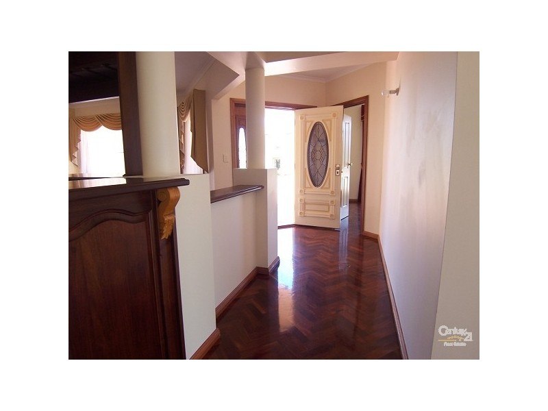 13 Ingleton Drive, Hallett Cove SA 5158