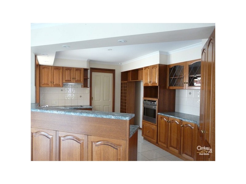 13 Ingleton Drive, Hallett Cove SA 5158