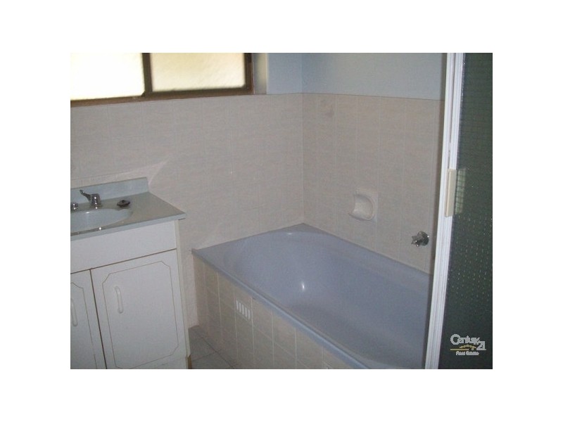 8 McCartney Street FOR RENT, Morphett Vale SA 5162