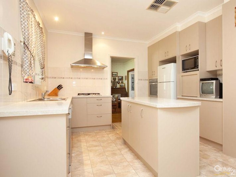 4 Twilight Drive, Happy Valley SA 5159