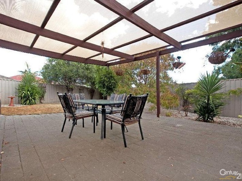 17 Mildara Close, Woodcroft SA 5162