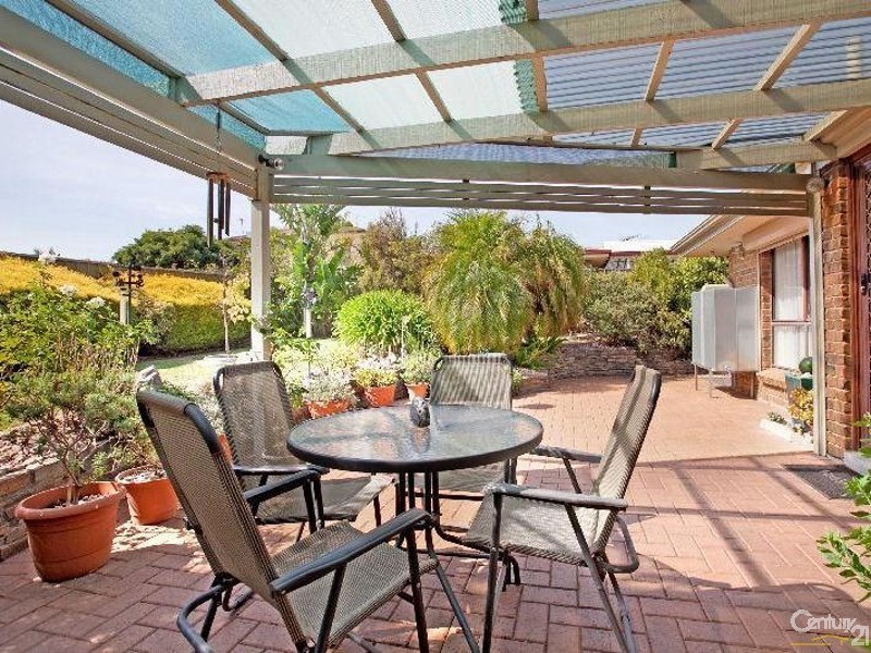 25 Neeangarra Crescent, Hallett Cove SA 5158