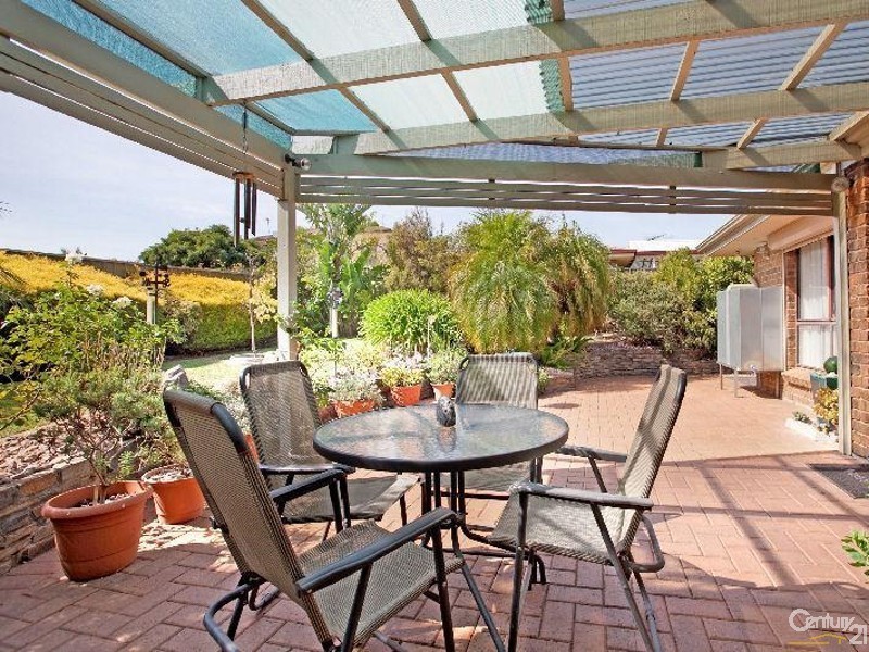 25 Neeangarra Crescent, Hallett Cove SA 5158
