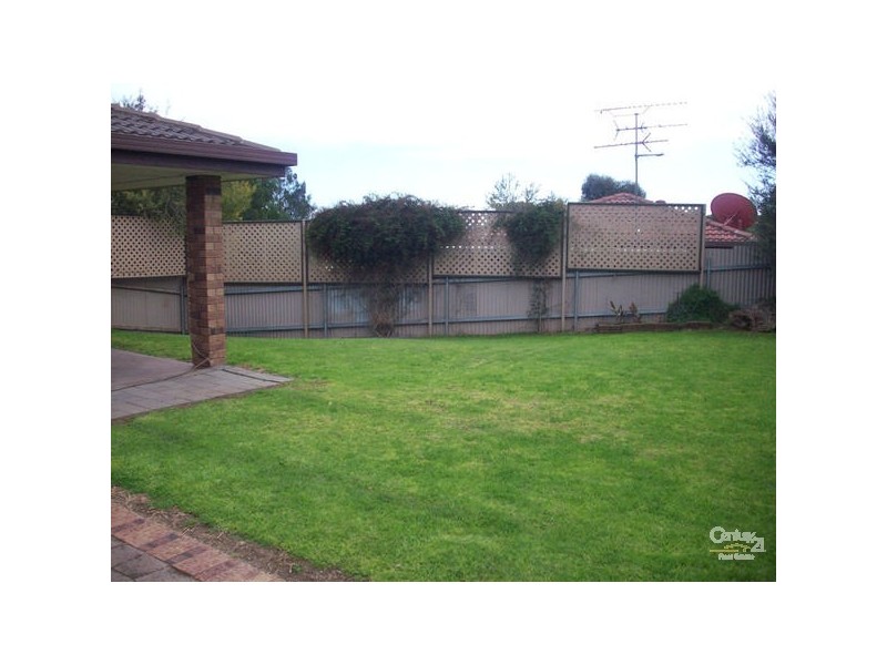 2 Garland Road FOR RENT, Noarlunga Downs SA 5168