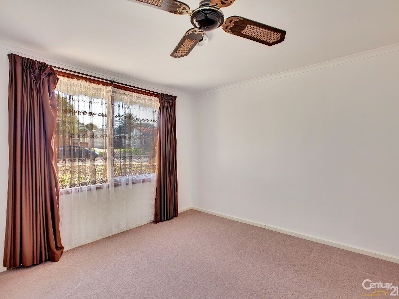 33 Flavian Crescent, Morphett Vale SA 5162