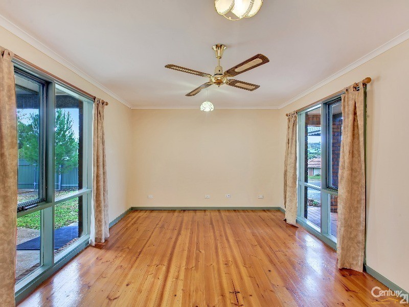 34 Cumberland Crescent, Huntfield Heights SA 5163