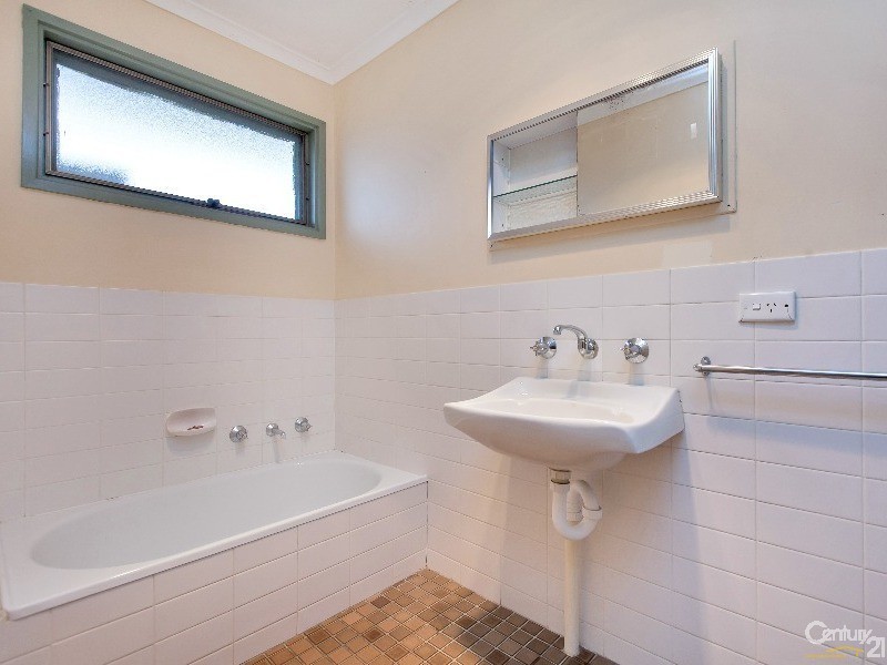 34 Cumberland Crescent, Huntfield Heights SA 5163