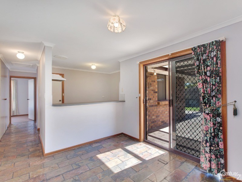 2 Garland Road, Noarlunga Downs SA 5168