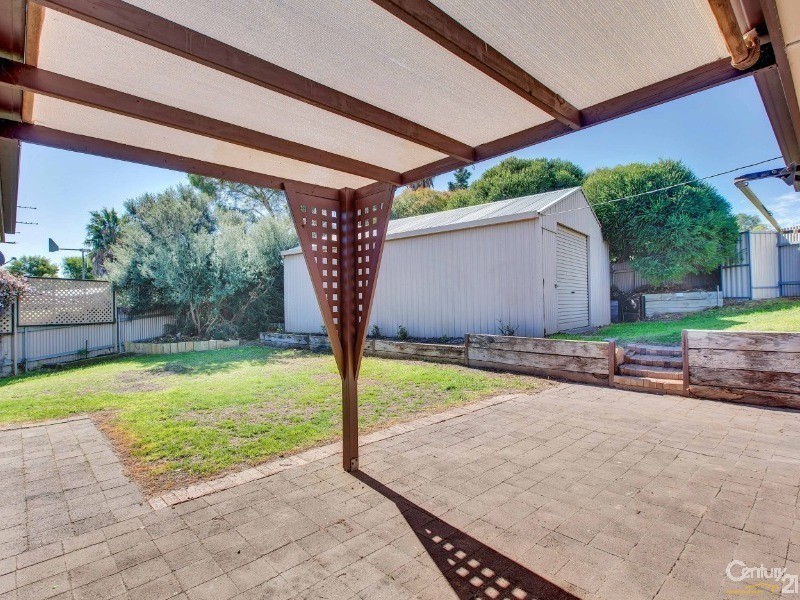 2 Garland Road, Noarlunga Downs SA 5168